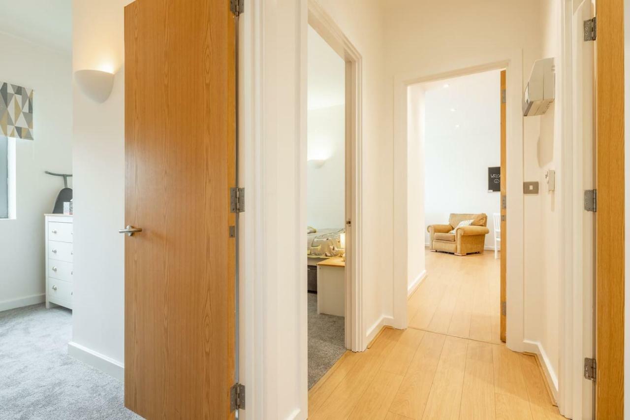 Central Bedford: Two Bedrooms, Breakfast Basket Exteriör bild